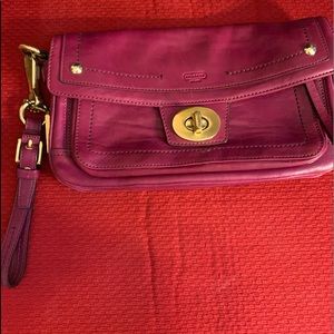 Coach magenta clutch 🔥🔥